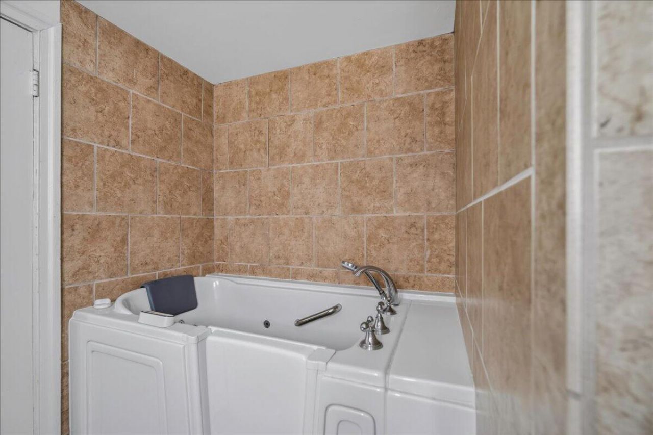 213 N Lemacks Street Photo 30