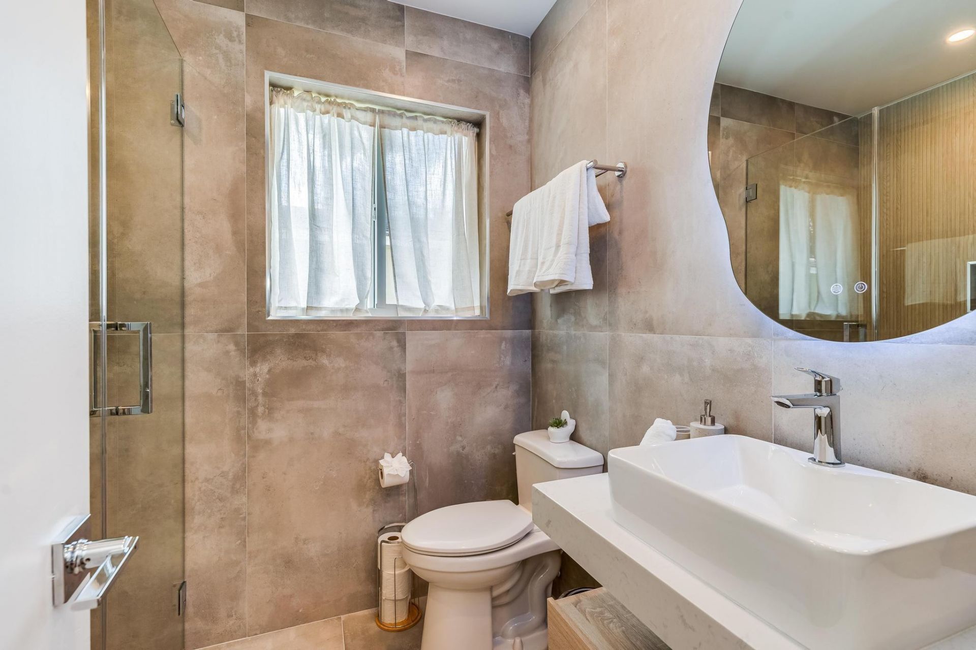 616 NE 16th Terrace, Fort Lauderdale, FL 33304 Photo