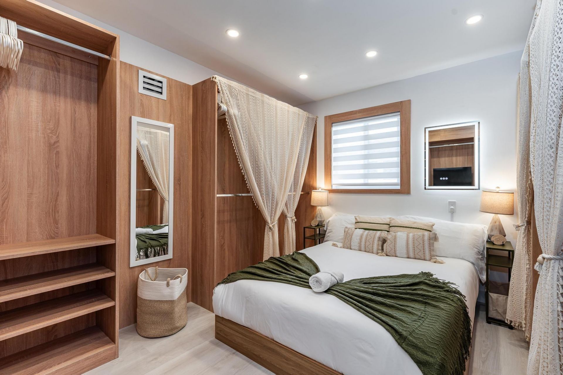 616 NE 16th Terrace, Fort Lauderdale, FL 33304 Photo