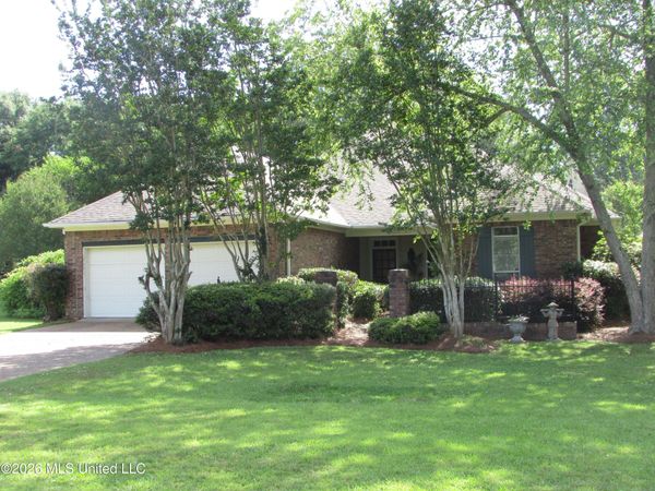 803 W Deerfield Drive, Canton, MS 39046