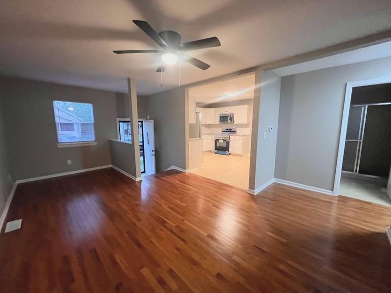 2867 E 10th Avenue, Columbus, OH 43219 Photo 6