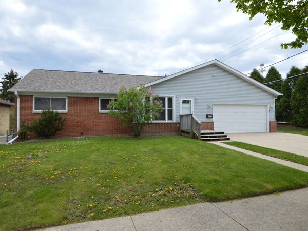 4110 S Troy Ave, Saint Francis, WI 53235