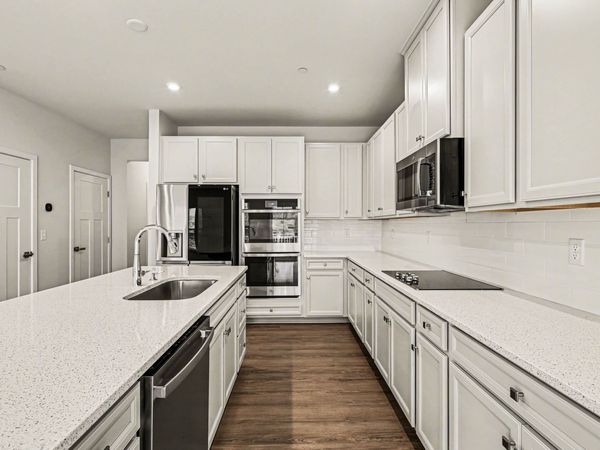 1049 Mountain View Dr , Thompsons Station, TN 37179