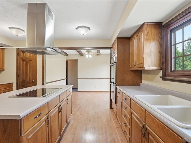1081 Cedar Creek Circle, Washington Township, OH 45459 Photo 11