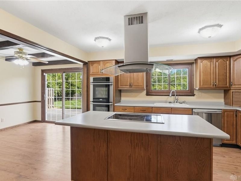 1081 Cedar Creek Circle, Washington Township, OH 45459 Photo 6
