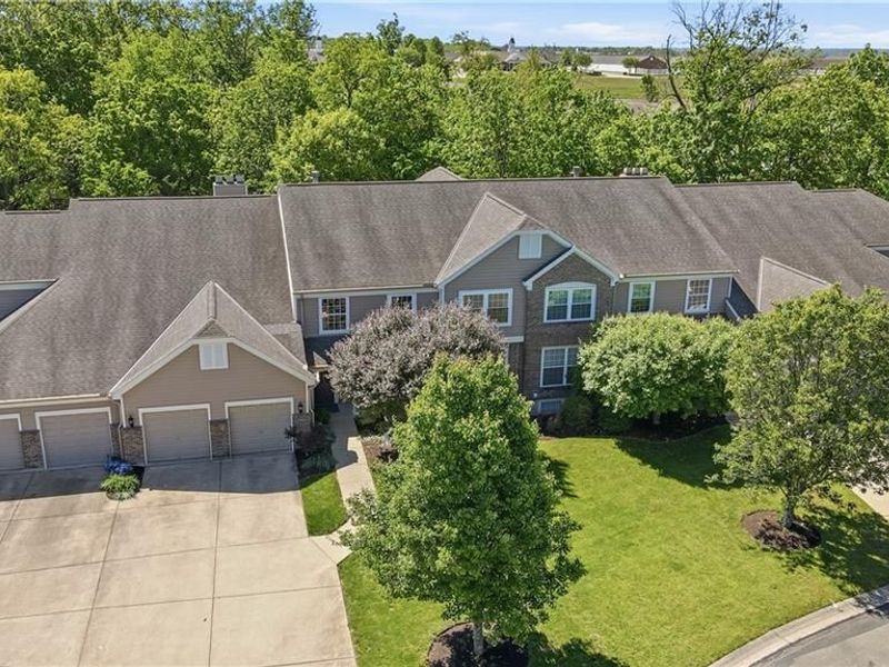 5892 Stonebridge Circle, Unit 302, Miami Township, OH 45150 Photo 2