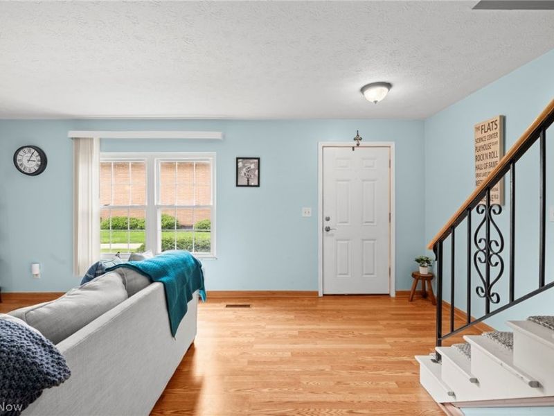 6962 S Parkway Drive, Middleburg Heights, OH 44130 Photo 3