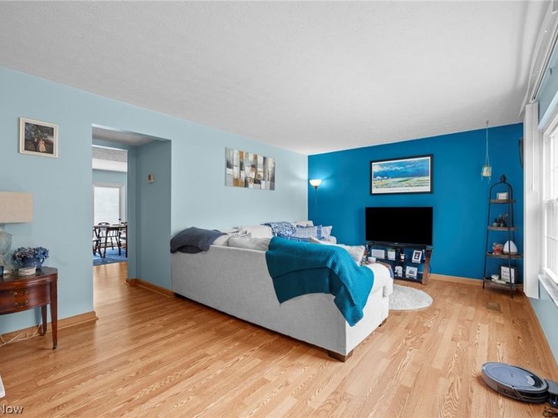 6962 S Parkway Drive, Middleburg Heights, OH 44130 Photo 4