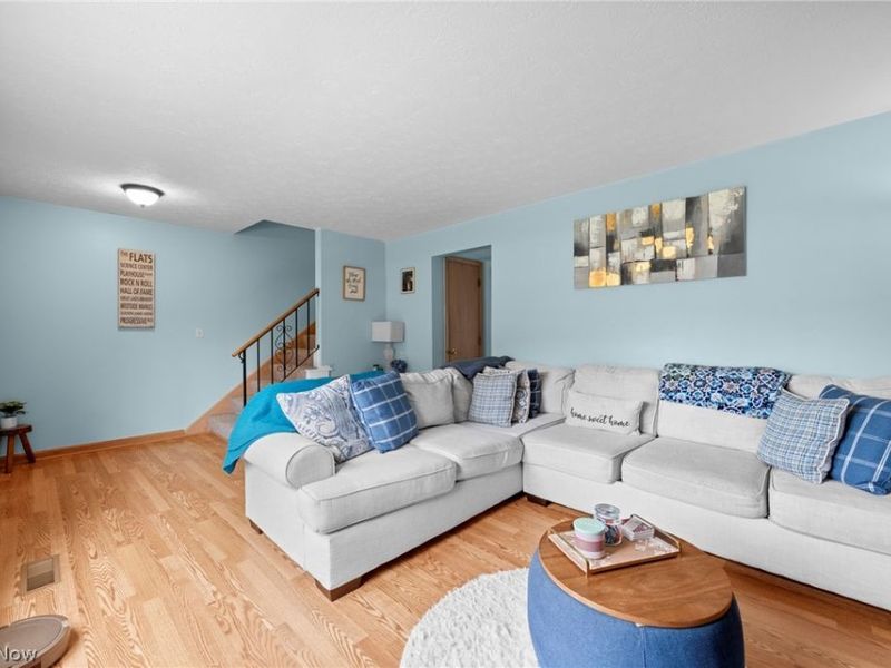 6962 S Parkway Drive, Middleburg Heights, OH 44130 Photo 6