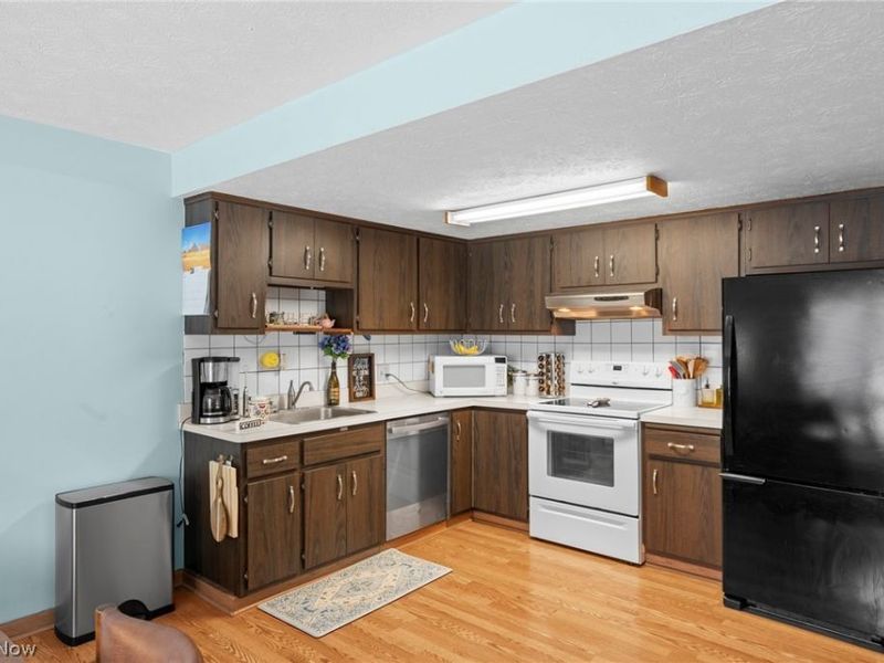 6962 S Parkway Drive, Middleburg Heights, OH 44130 Photo 7