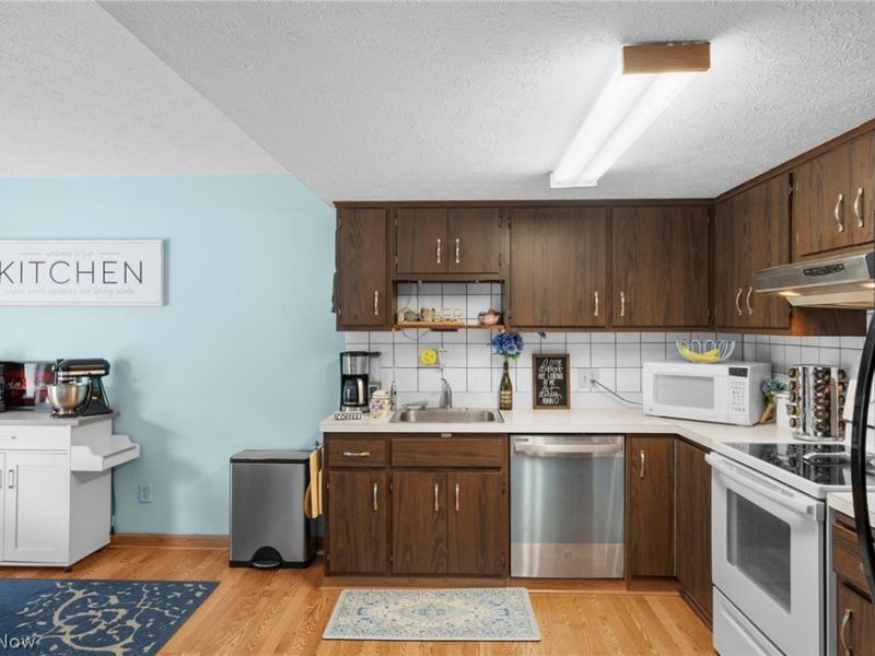 6962 S Parkway Drive, Middleburg Heights, OH 44130 Photo 9