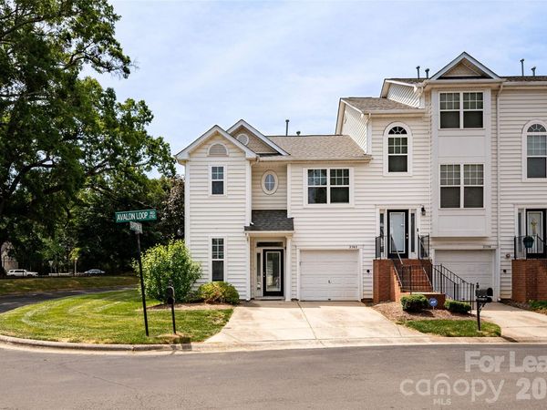 2762 Avalon Loop Road, Charlotte, NC 28269