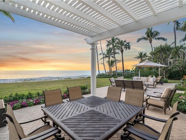 23 6TH AVE N , NAPLES, FL 34102