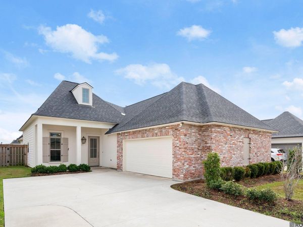 545 Silverbill Ln, Baton Rouge, LA 70810