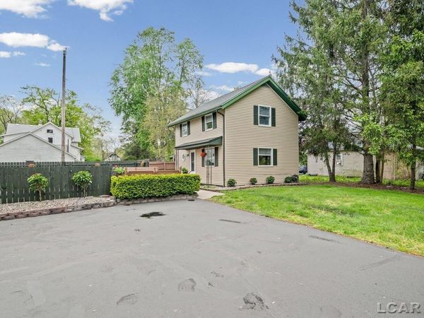 106 W Walnut , Petersburg, MI 49270