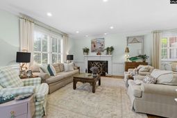 2 Cameron Court photo 4