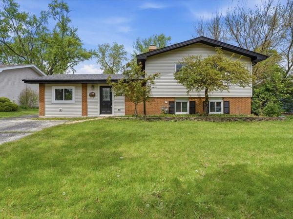 630 Bode Road , Hoffman Estates, IL 60169