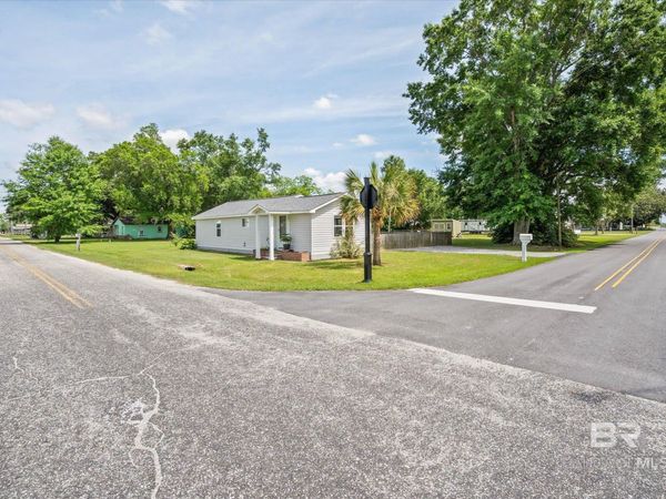 207 W Jefferson Avenue, Summerdale, AL 36580
