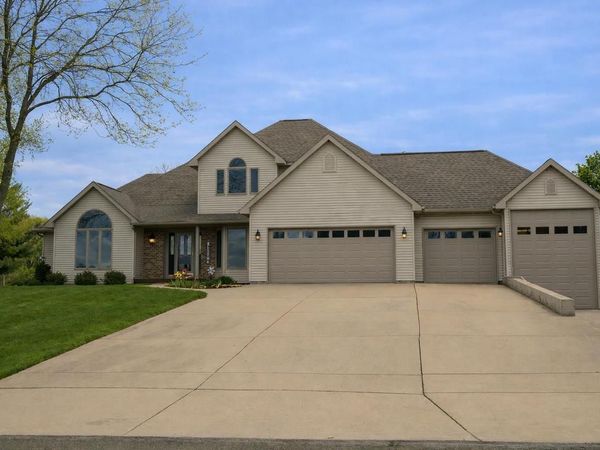 2717 Olin Way, Sun Prairie, WI 53590