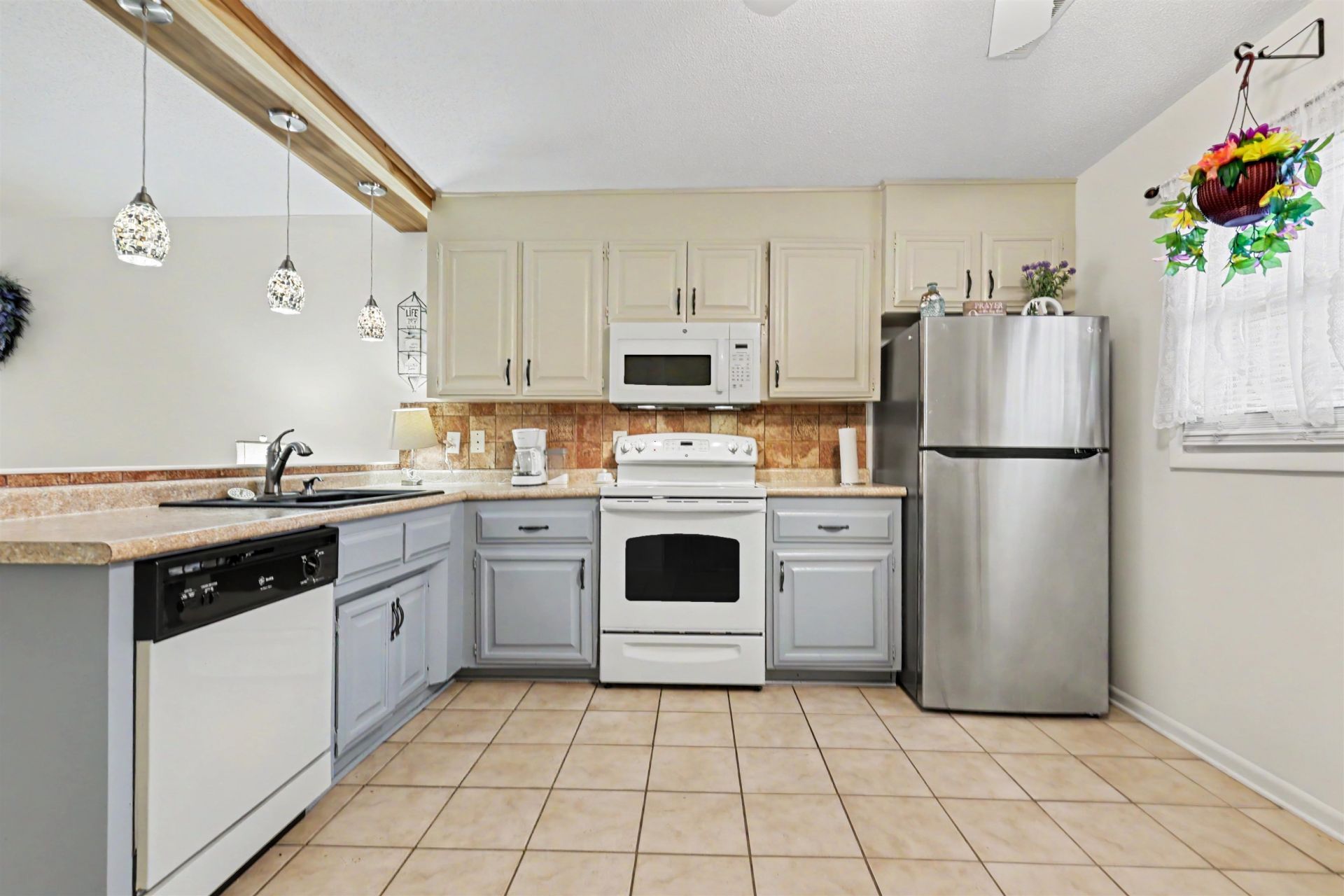 1707 Edge Dr.  Photo 8