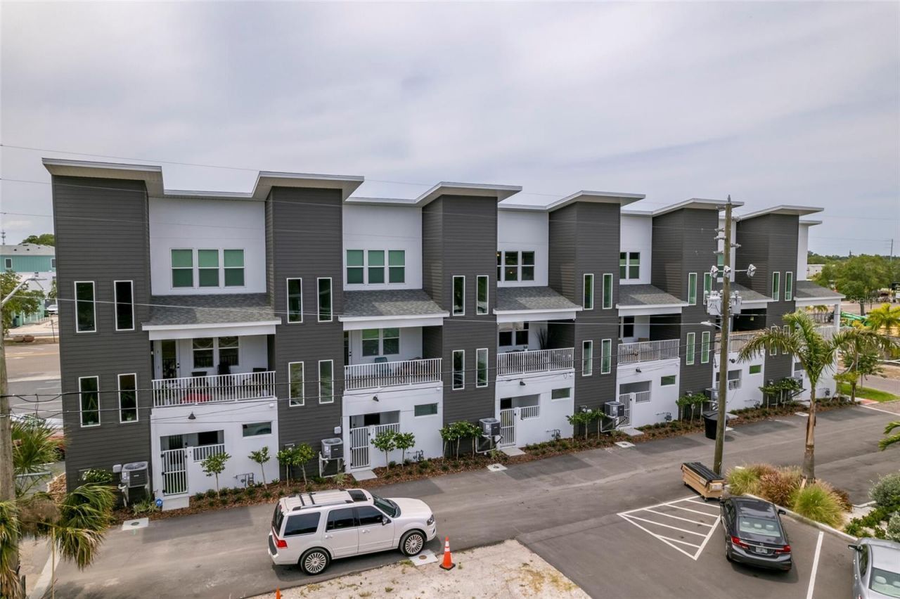 33 29th Street N, Saint Petersburg, FL 33713 Photo