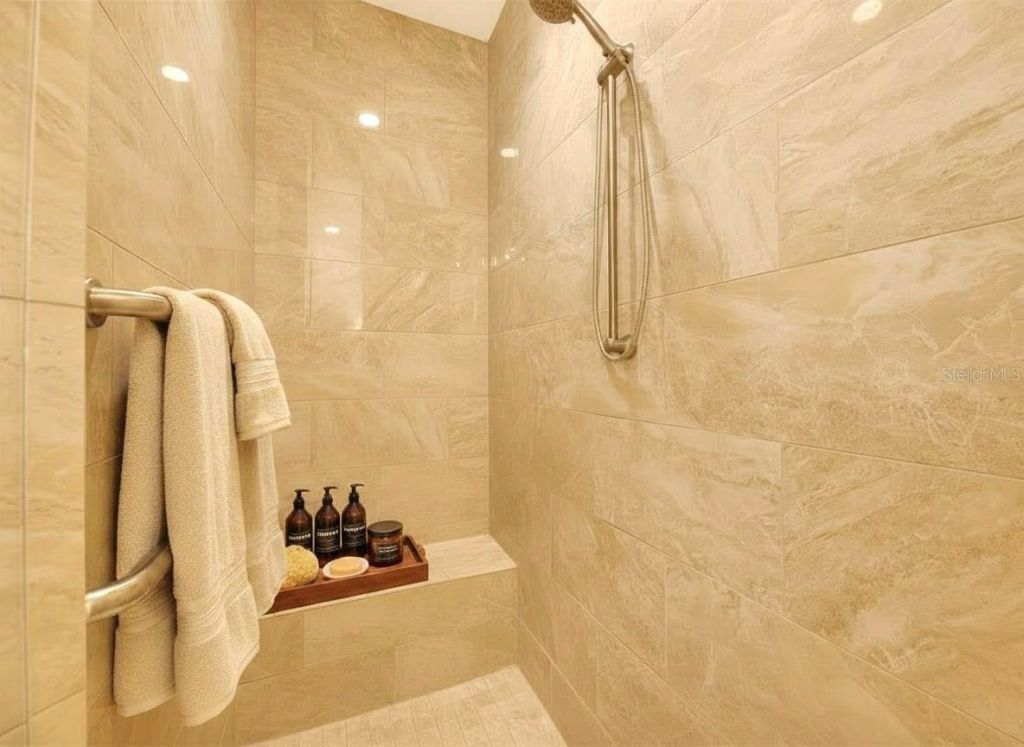 660 Chipper Drive , Sun City Center, FL 33573 Photo