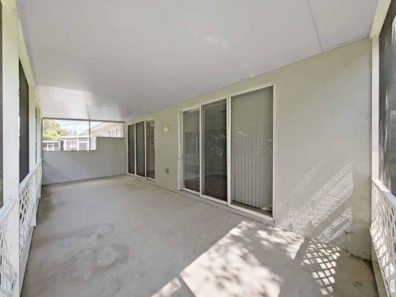 6077 Sandhill Ridge Drive , Lithia, FL 33547 Photo
