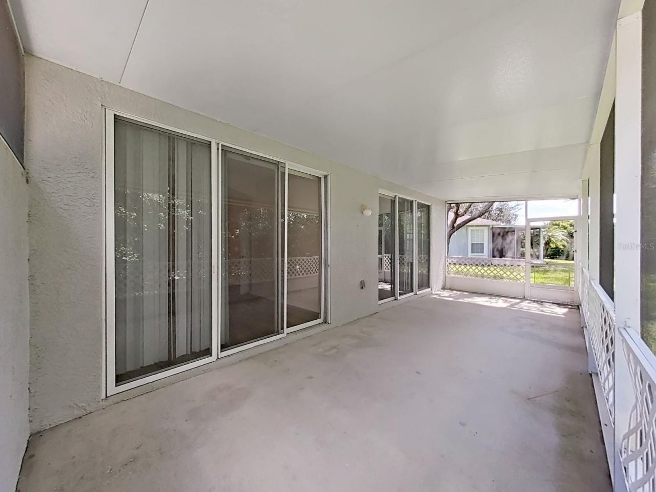 6077 Sandhill Ridge Drive , Lithia, FL 33547 Photo