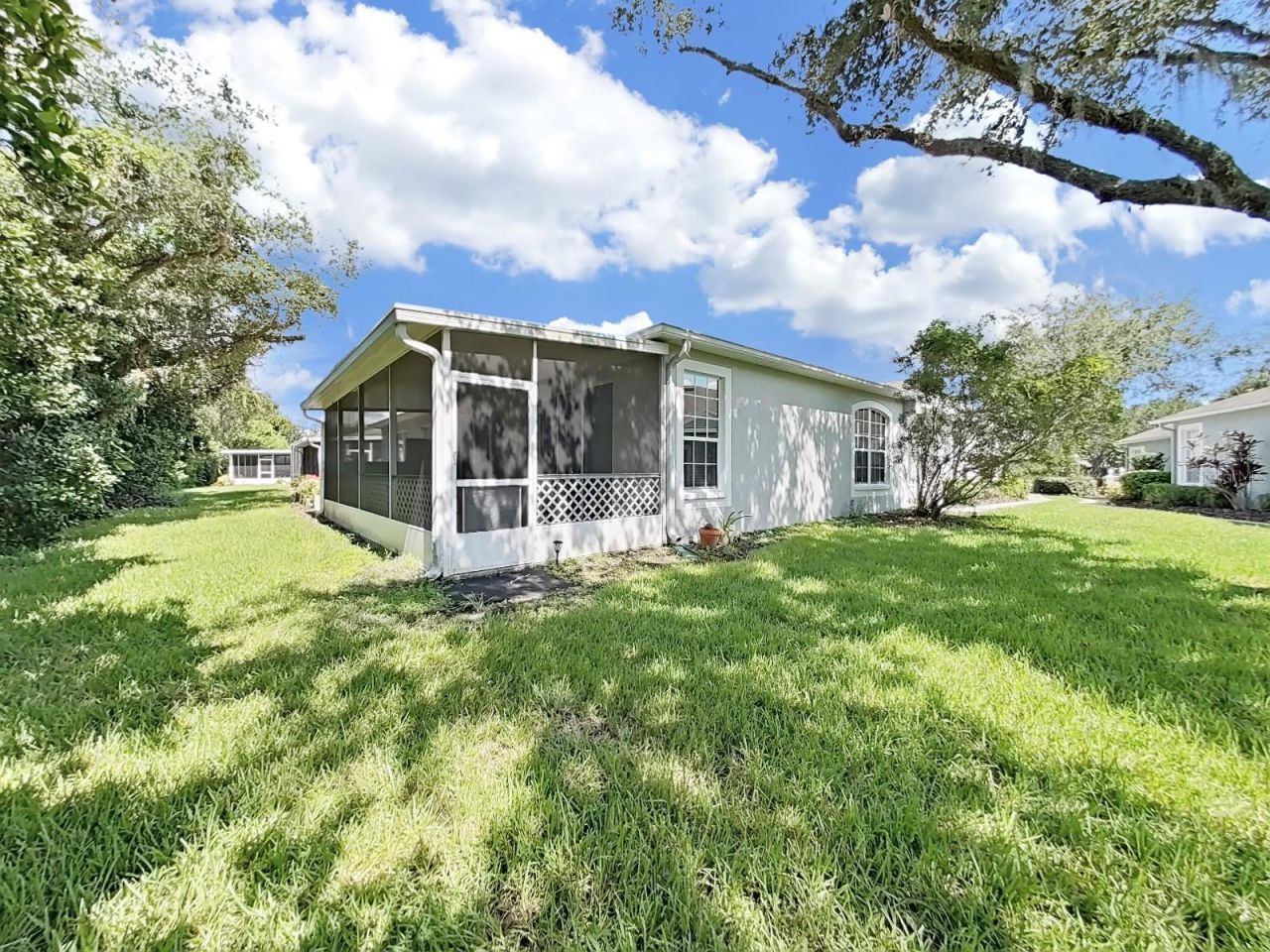 6077 Sandhill Ridge Drive , Lithia, FL 33547 Photo