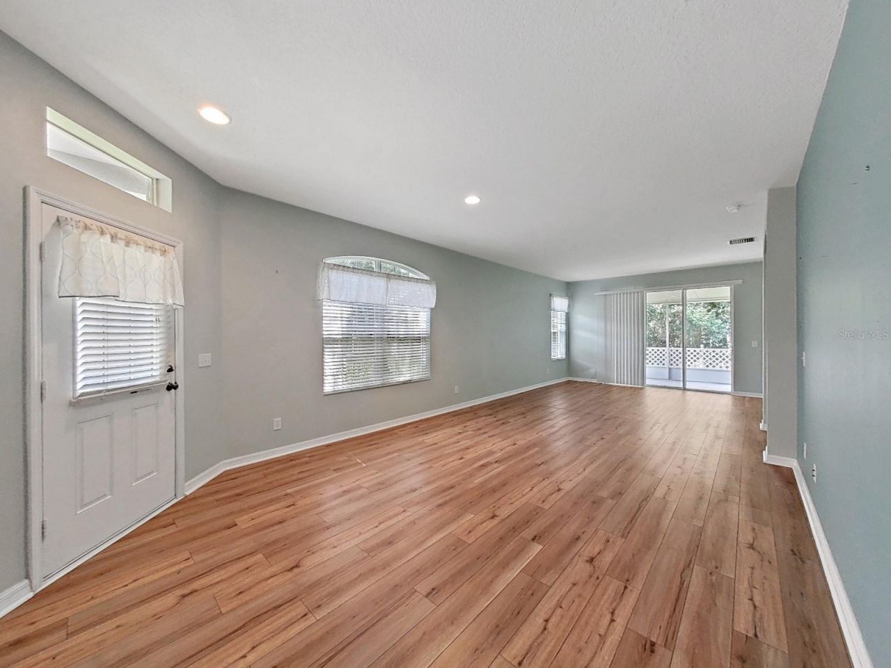 6077 Sandhill Ridge Drive , Lithia, FL 33547 Photo