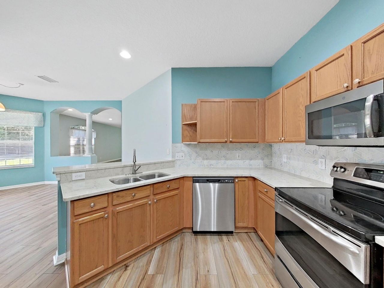 6077 Sandhill Ridge Drive , Lithia, FL 33547 Photo
