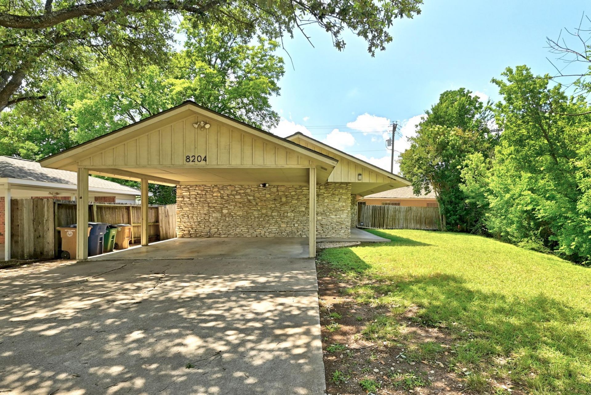 8204 Exmoor Dr, Austin, TX 78757 Main Photo