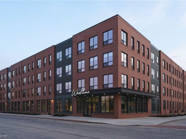 16000 Detroit Avenue , Lakewood, OH 44107