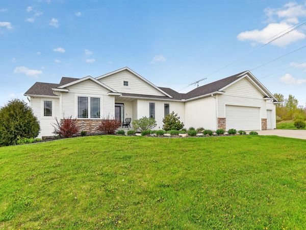 851 Willowmere Drive , Zumbrota, MN 55992