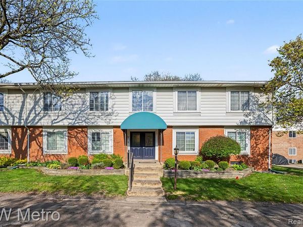 2471 Mulberry Square Square , Bloomfield Hills, MI 48302