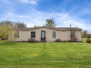 13620 Gilbert Road, St. Clair, MI 48002