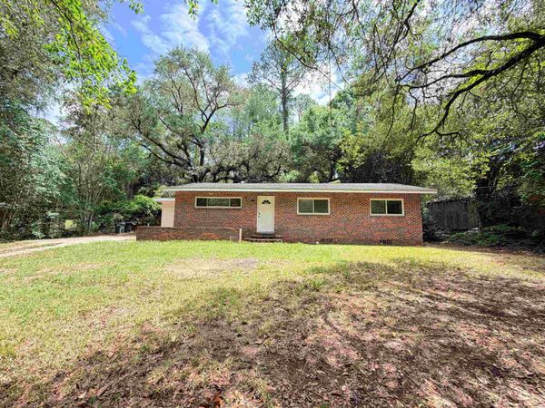 2202 Mission Road, Tallahassee, FL 32304