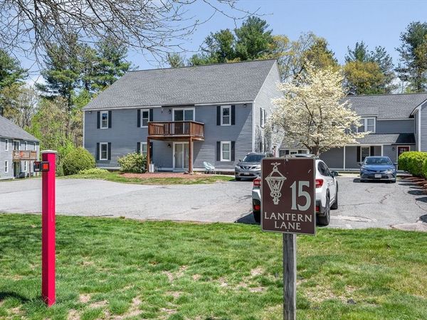 15 Lantern Ln, Unit 6, Dracut, MA 01826