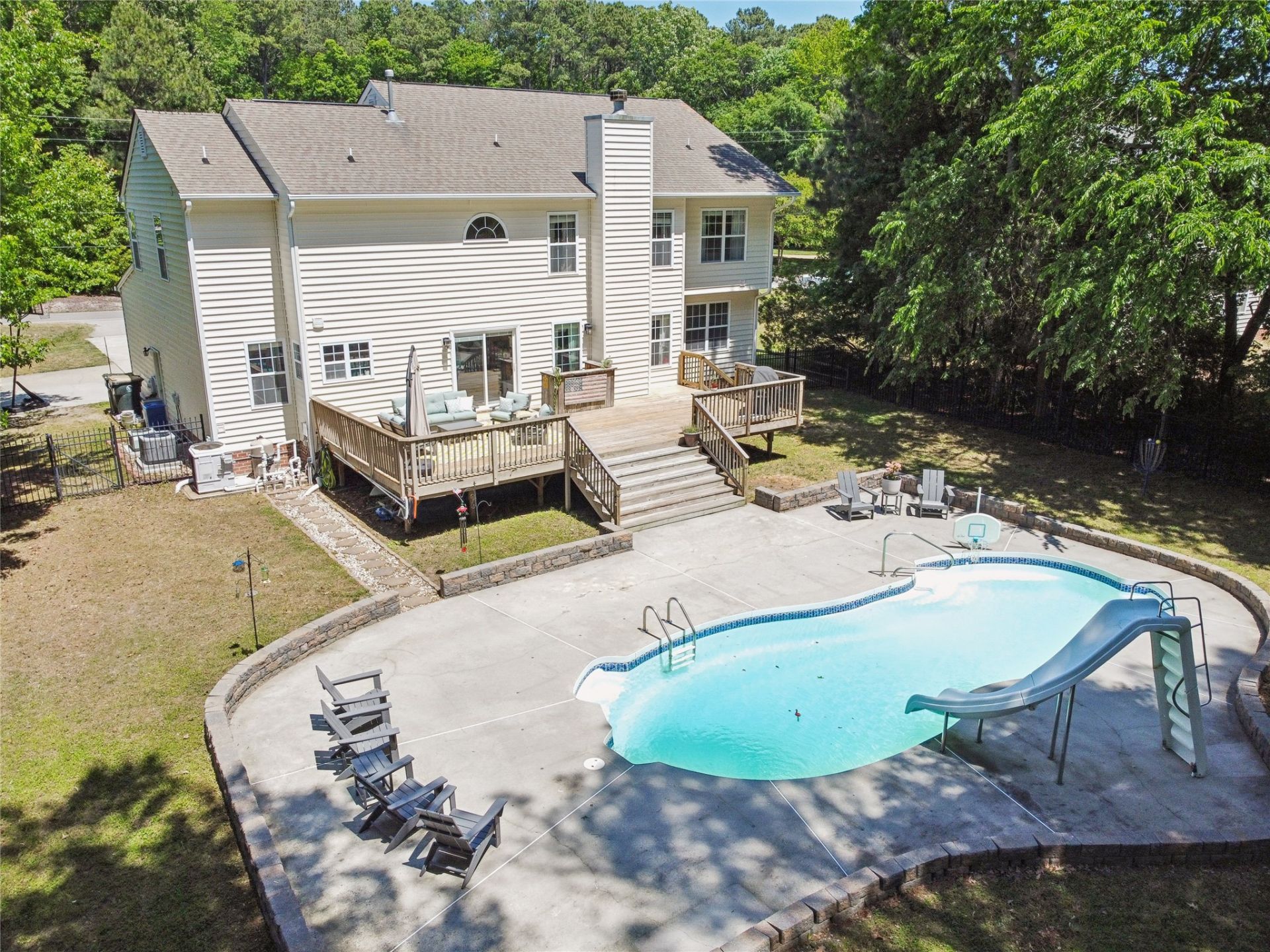 1107 Dare Road, Yorktown, VA 23692 Main Photo