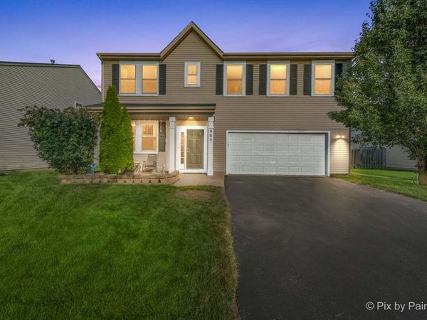 905 Shelter Island Lane , Pingree Grove, IL 60140