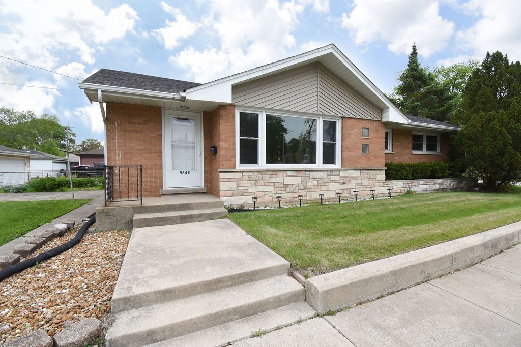 9246 S 54th Avenue, Oak Lawn, IL 60453 Main Photo