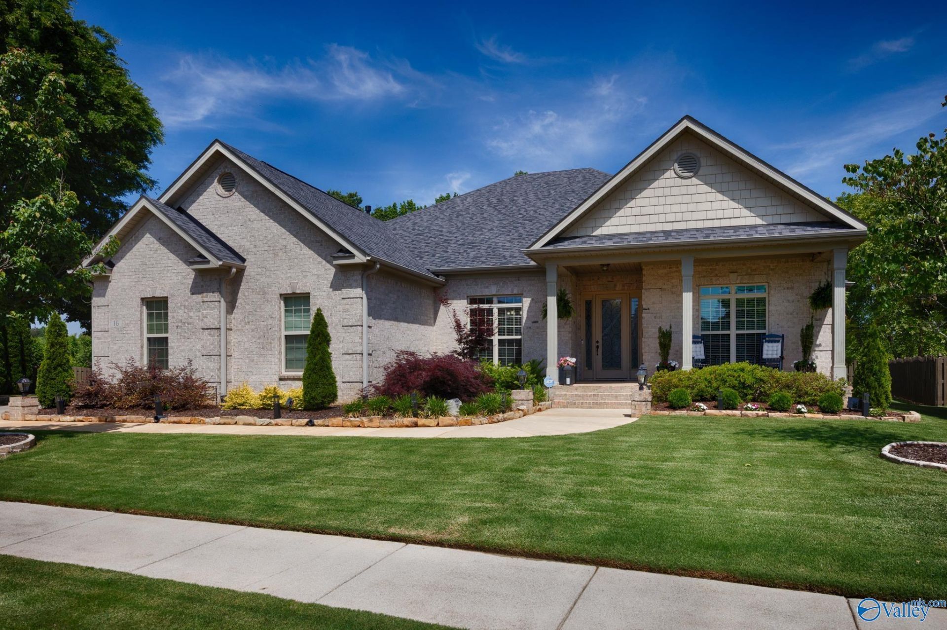 16 Elm Ridge Boulevard Sw, Huntsville, AL 35824 Main Photo