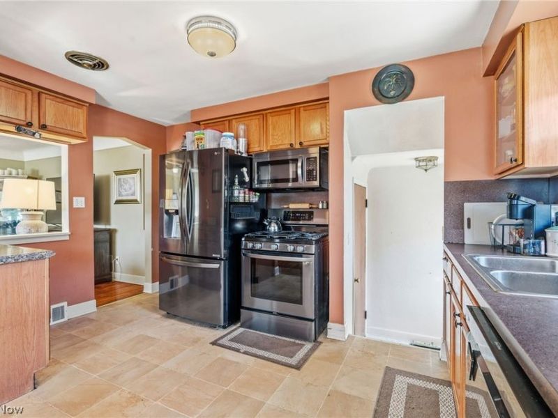 12023 Maple Leaf Drive , Garfield Heights, OH 44125 Photo 15