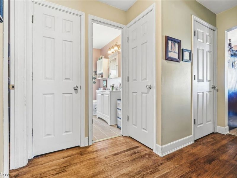 12023 Maple Leaf Drive , Garfield Heights, OH 44125 Photo 18