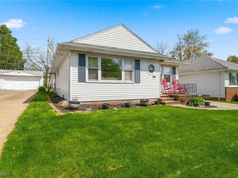12023 Maple Leaf Drive , Garfield Heights, OH 44125 Photo 4