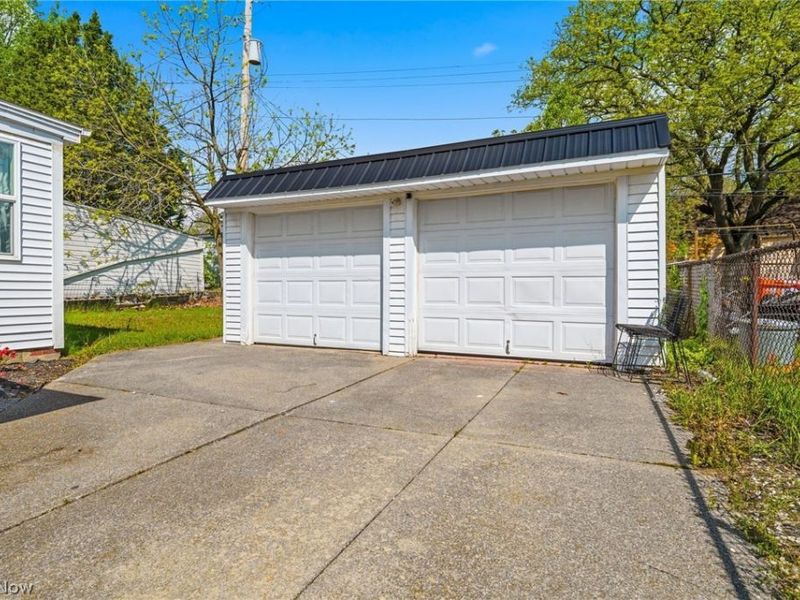 12023 Maple Leaf Drive , Garfield Heights, OH 44125 Photo 7