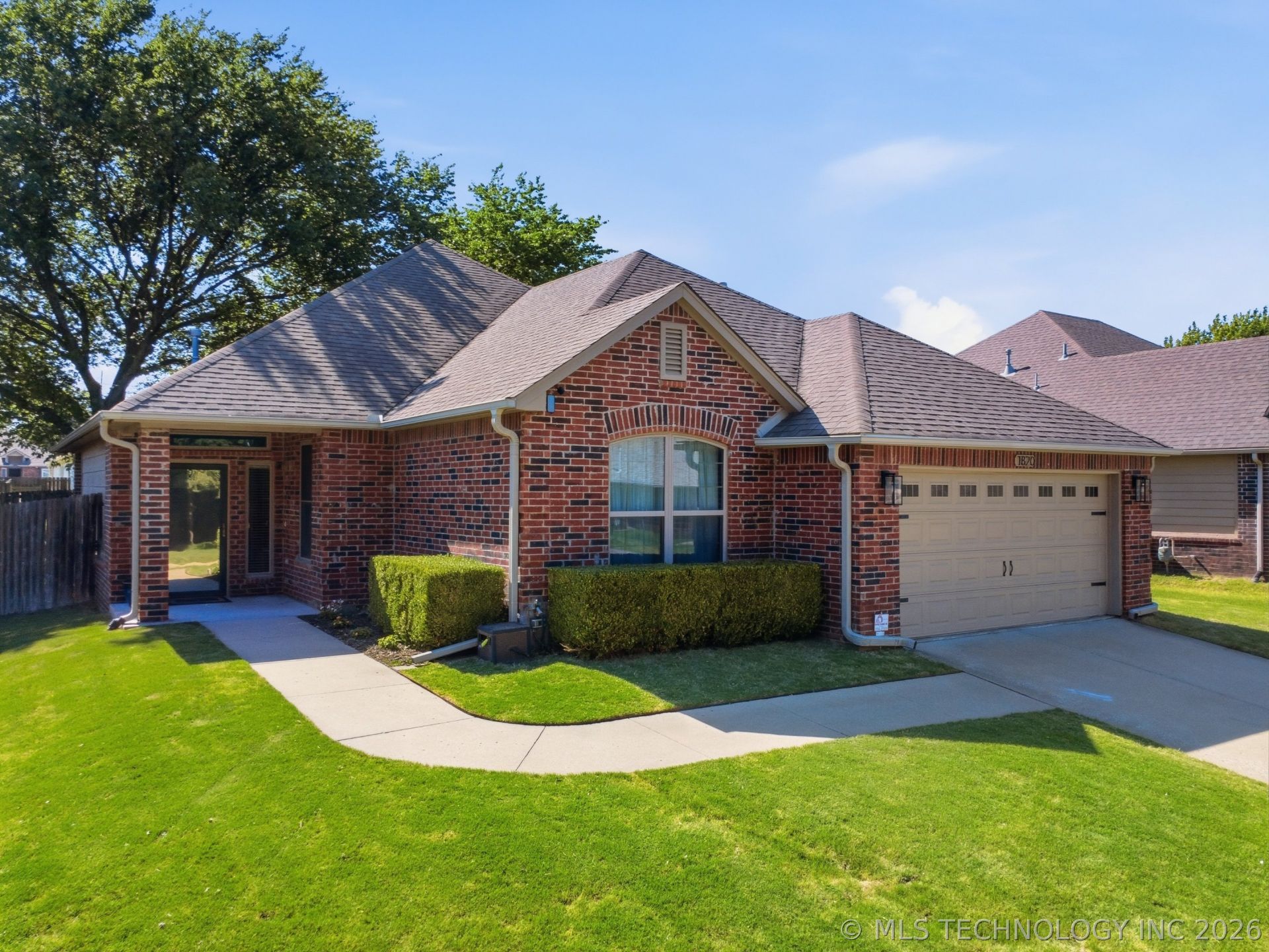 1820 S Lions Avenue, Broken Arrow, OK 74012 Main Photo