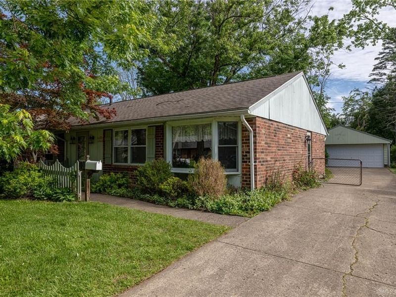 4454 Hillcrest Drive, Bellbrook, OH 45305 Photo 2