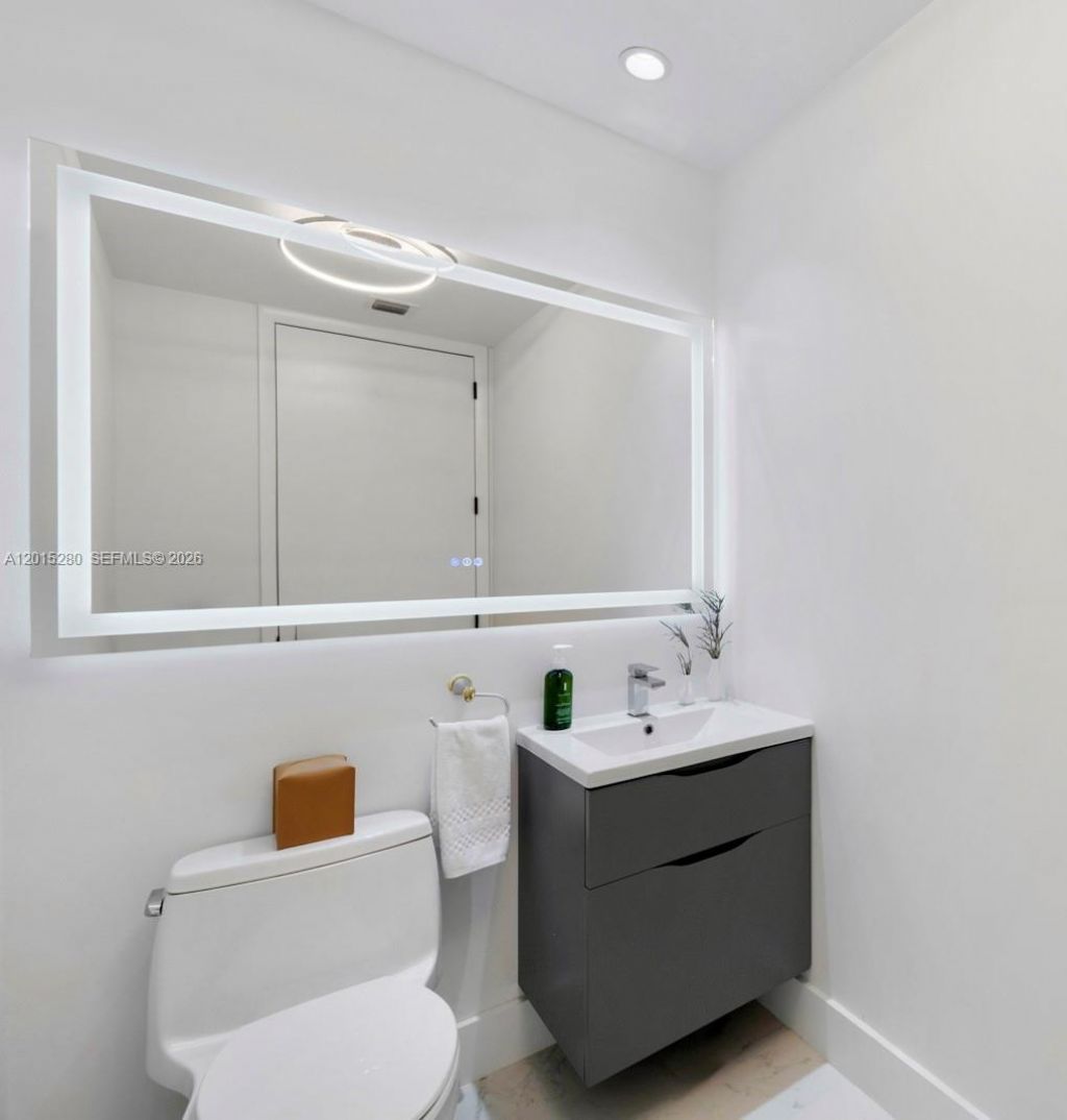 100 S Pointe Dr , Unit 2003, Miami Beach, FL 33139 Photo