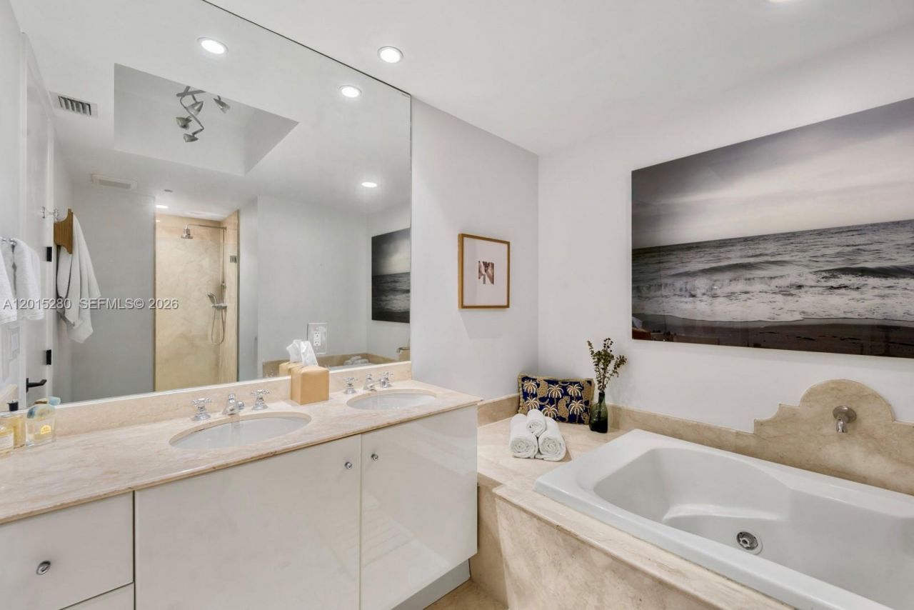100 S Pointe Dr , Unit 2003, Miami Beach, FL 33139 Photo